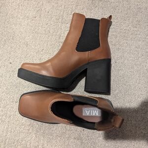 MIA square toe boots